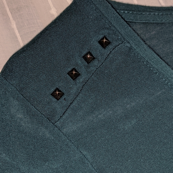 Top - Picture 3 of 3